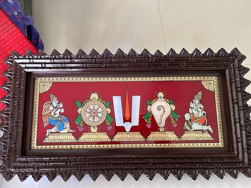 Customer photo review of Tanjore Style Glass Painting Tiruman Wall Hanging / Garuda Hanuman Shanku Chakra and Tiruman