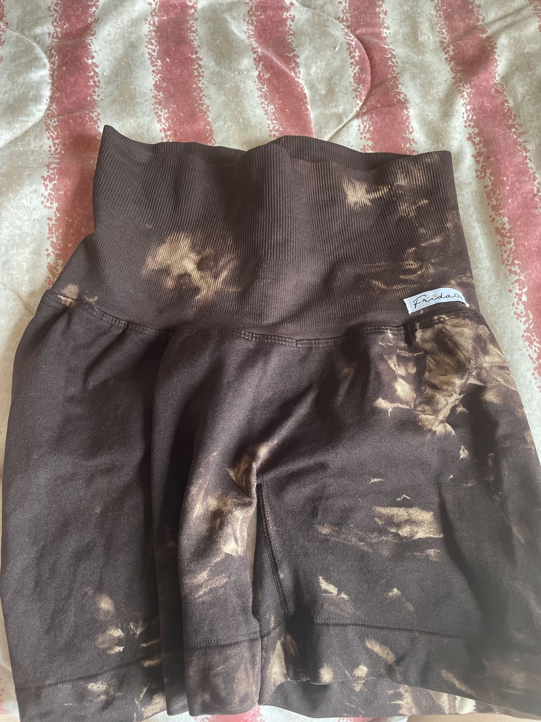 Customer photo review of Shorts Elements Terra Beige Marrone