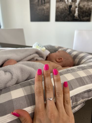 Customer photo review of 【#45】925 Sterling Silver Moissanite Rings, Buy one, get 1 free stud and 1 free necklace（self select from details page）