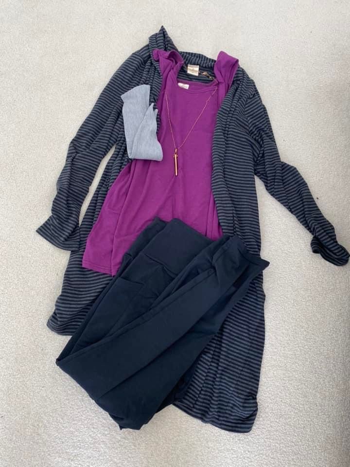 Customer photo review of *Pre-Sale* Flowy Tank - Boxing Day