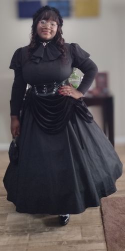 Customer photo review of BLACK LONG GOTHIC LOLITA DRESS - VELVET GOTHIC BALL GOWN PLUS SIZE