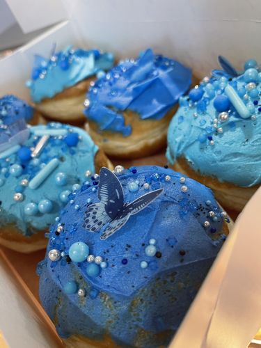 Customer photo review of Blue Edible Wafer Butterflies - Medium - 32pcs