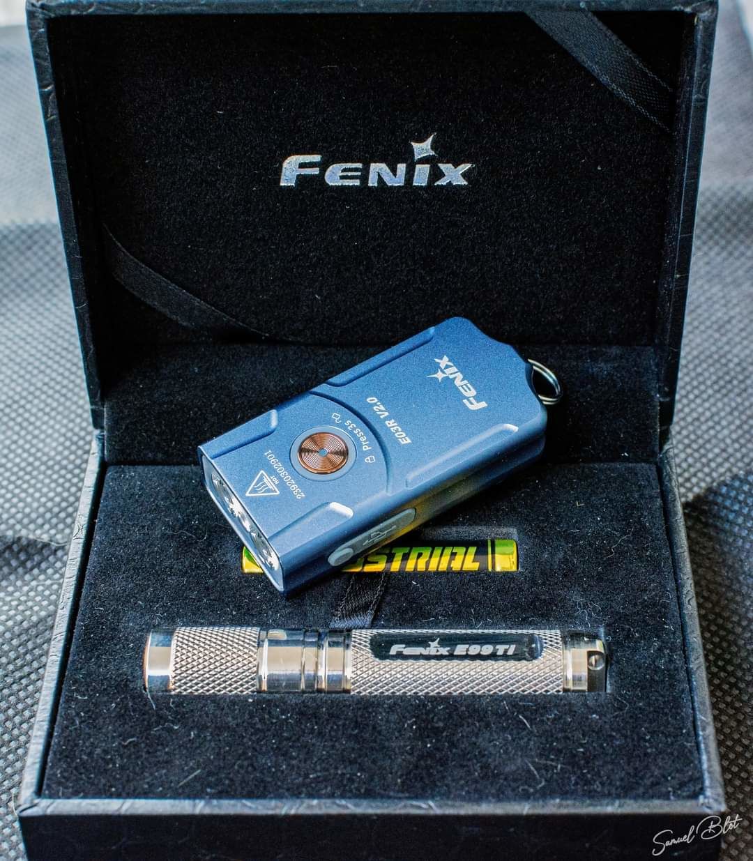 Customer photo review of Fenix E03R V2.0 - Lampe porte-clés en métal - 500 Lumens - Rechargeable USB-C