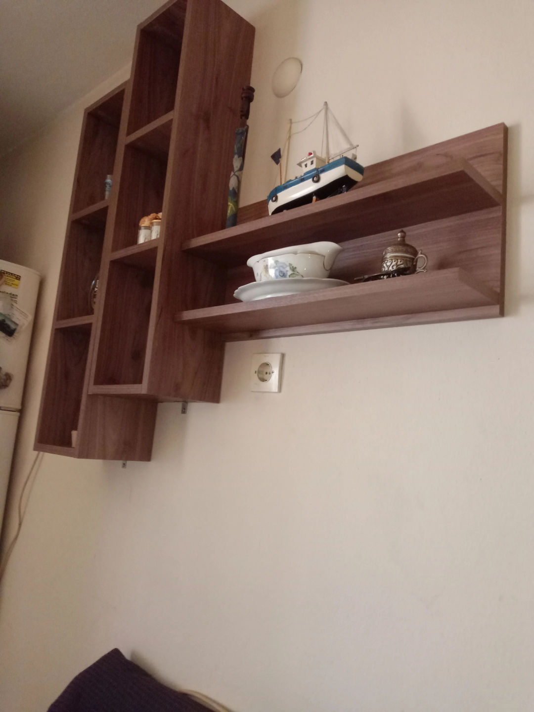 Customer photo review of Rani E3 Duvar Rafı 3 Bölmeli Minyatür Ceviz