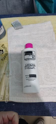 Customer photo review of Limpia Pincel 8 oz Fantasy Nails