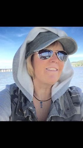 Customer photo review of Febreze Air Freshener Crocus & Blue Bell Limited Edition, 8.8oz