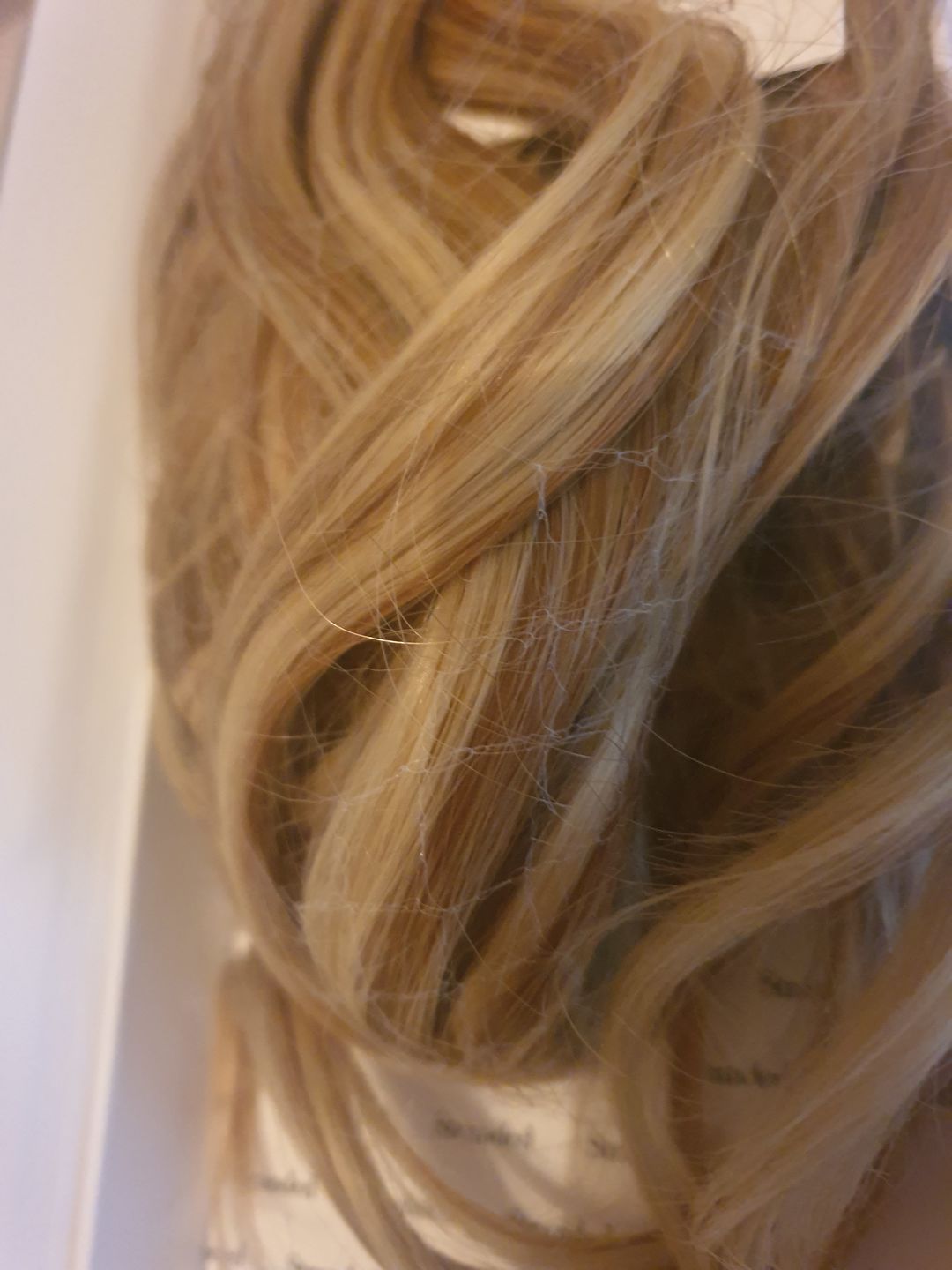 Customer photo review of 16" One Piece Curly Clip-in Hair Extension