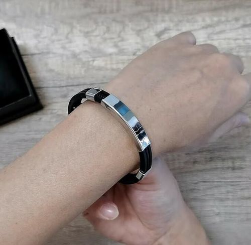 Customer photo review of Oveallgo™ Apus Ion Therapeutic Lympunclog Titanium Wristband