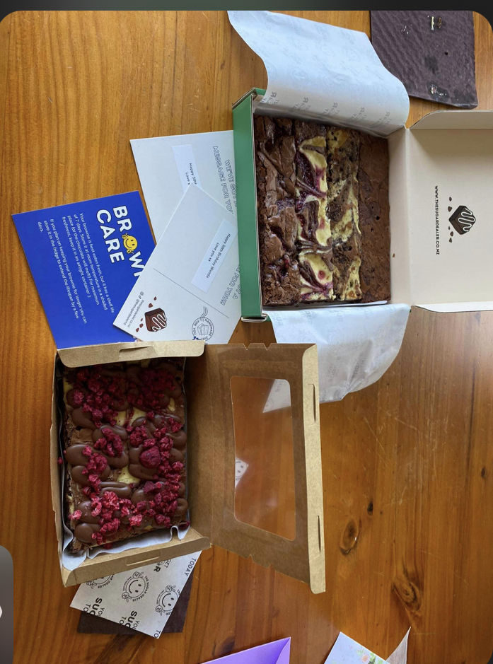 Customer photo review of Mini cheesecake brownie