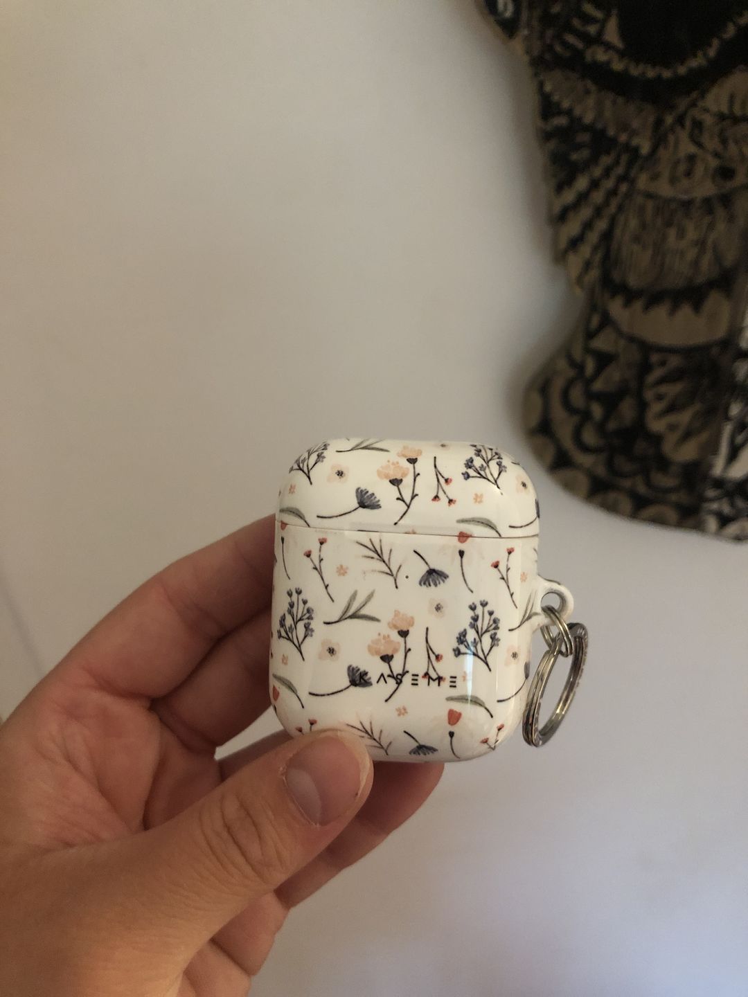 Customer photo review of Mia AirPods Case