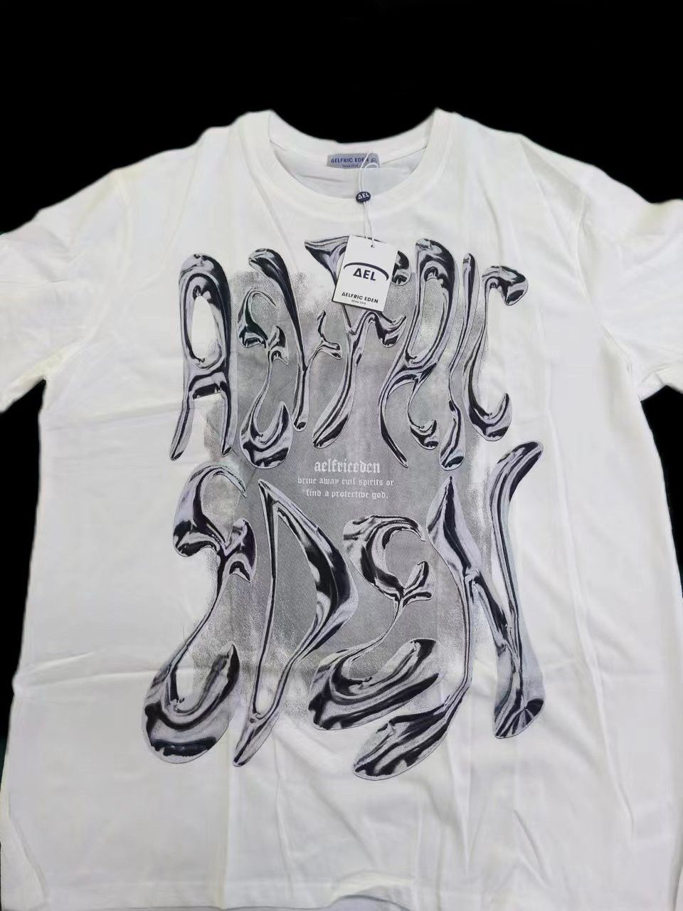 Customer photo review of Aelfric Eden Futuristic Liquid Metal Design Tee