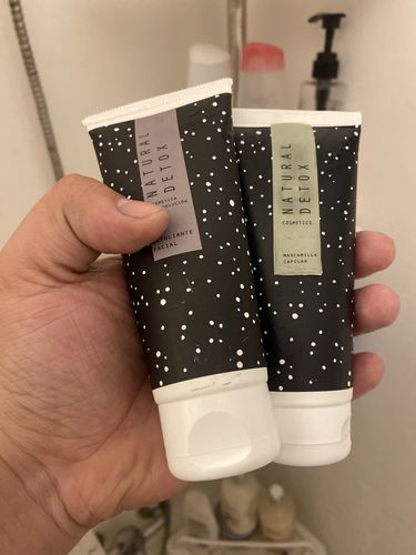 Customer photo review of Rutina completa anticaspa en tubo  (100 ml) con exfoliante de regalo 🎁