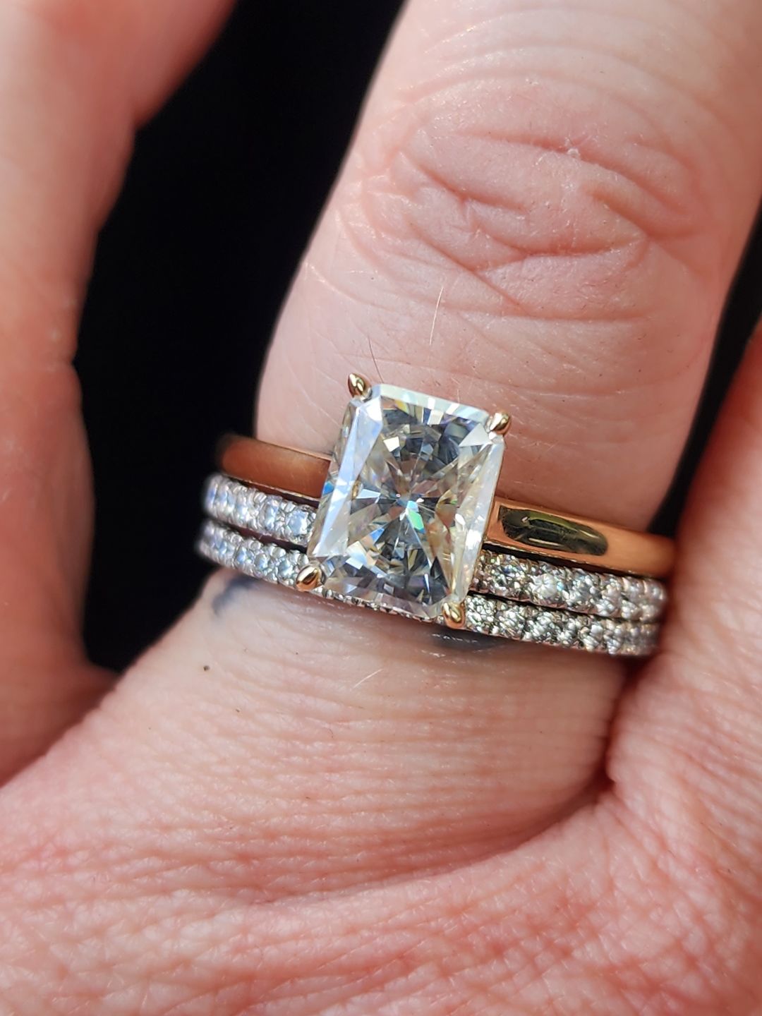 Customer photo review of Doveggs radiant solitaire moissanite engagement ring