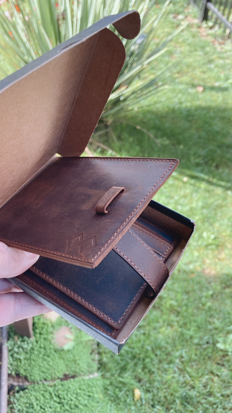 Customer photo review of Billetera Pasador