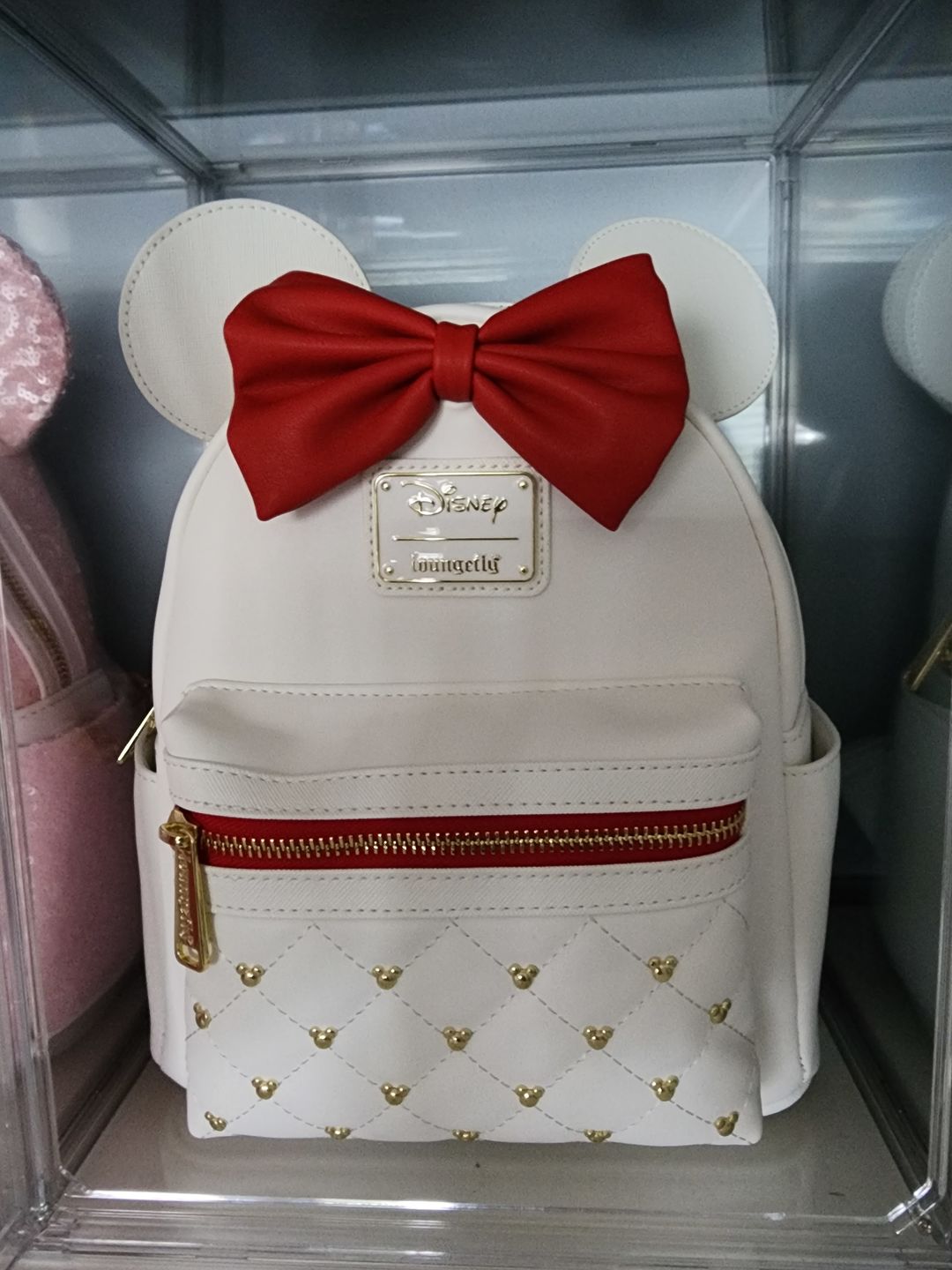 Customer photo review of 707 Street Exclusive - Loungefly Disney The Minnie Mouse Classic Series Mini Backpack - The Sweetheart