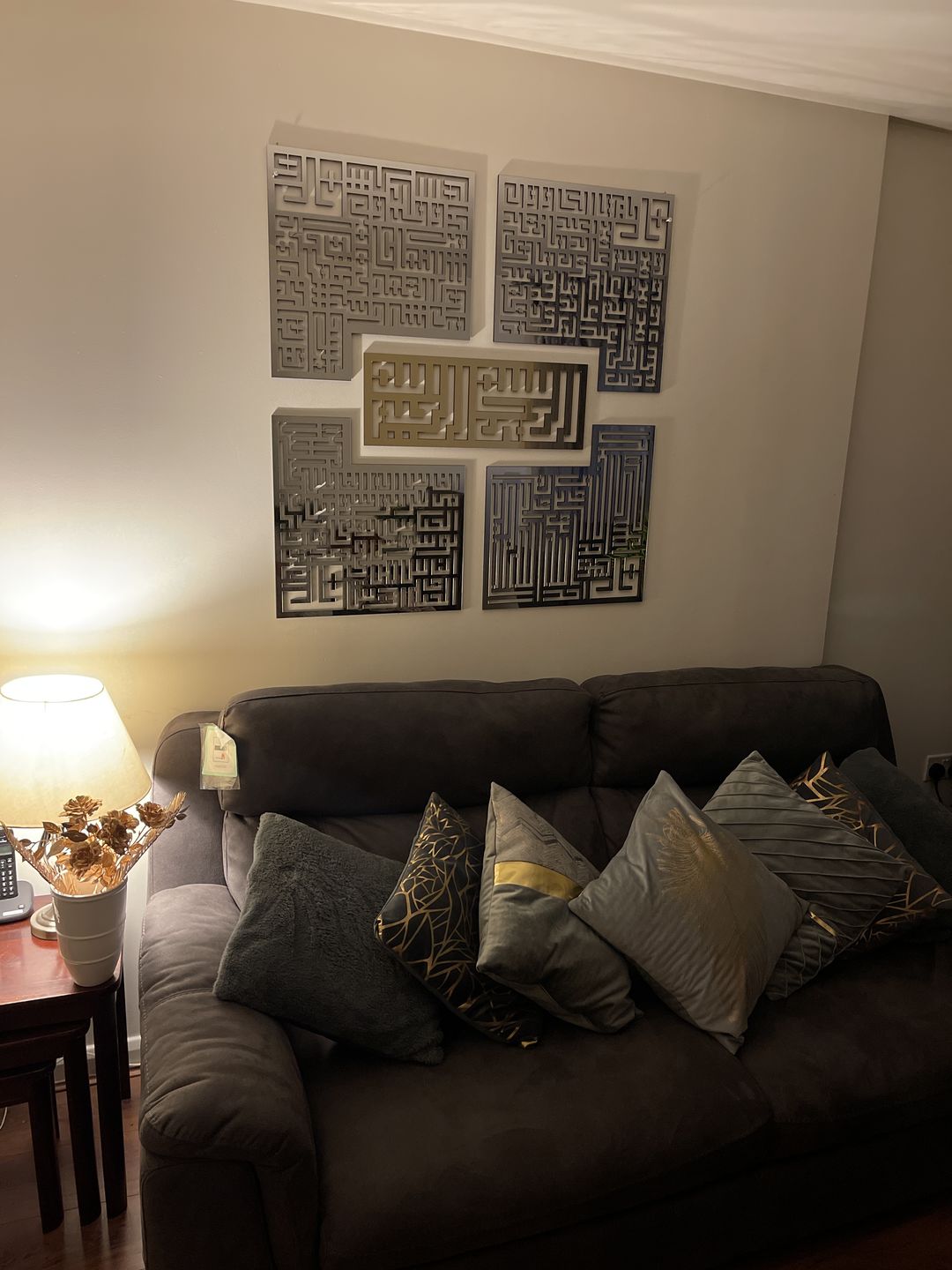 Customer photo review of 4 Quls Kufic Calligraphy Basmala, Surah Al-Falaq, An-Nas, Al-Ikhlas, Al Kafirun Wooden Acrylic Islamic Wall Art