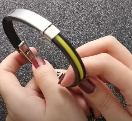Customer photo review of Oveallgo™ Apus Ion Therapeutic Lympunclog Titanium Wristband