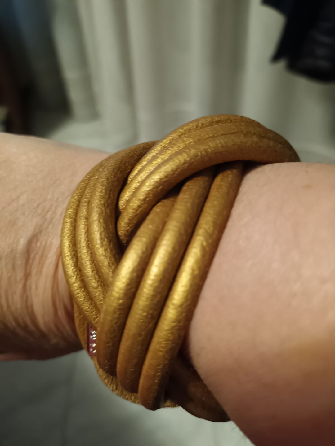 Customer photo review of Bracciale pelle Nodomoro Oro Tulsi