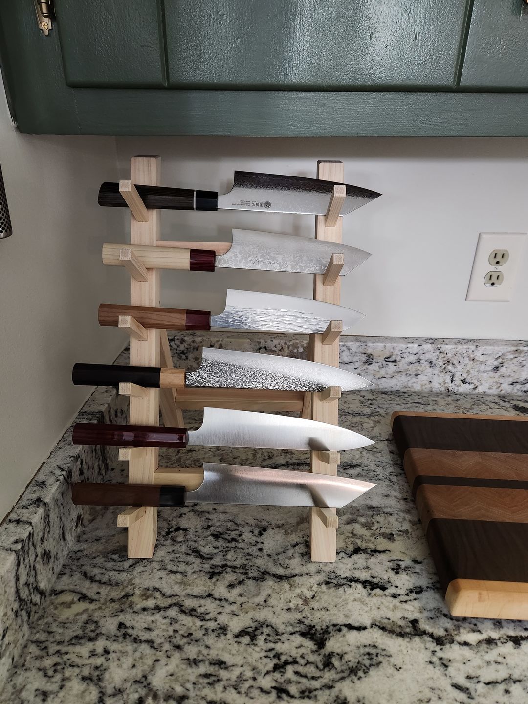 Customer photo review of Wooden Six Piece Knife Stand