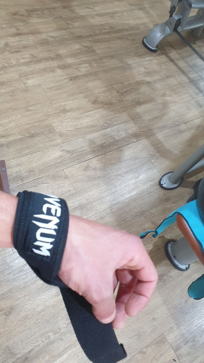 Customer photo review of רצועות להרמת משקולות Venum Hyperlift - שחור (זוג)