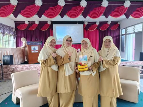 Customer photo review of Kurung Zaleha