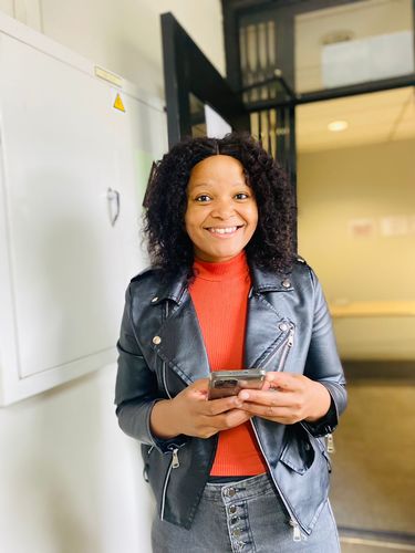 Customer photo review of Brazilian Middle Part 8inch Combo