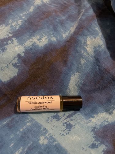 Customer photo review of VANILLA AGARWOOD PERFUME OIL
