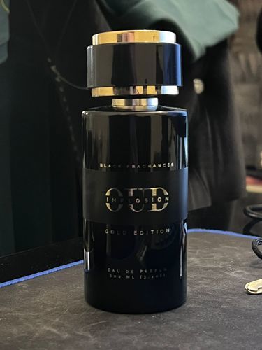 Customer photo review of Oud Implosion Gold Edition
