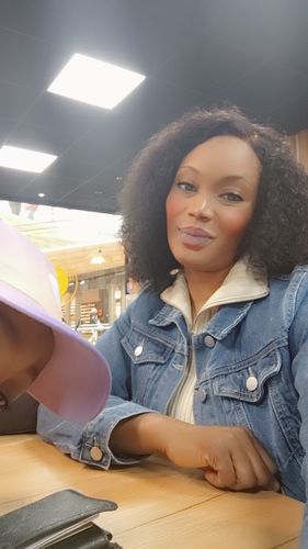 Customer photo review of Front lace 13x4" Kinky Curly Brun Foncé