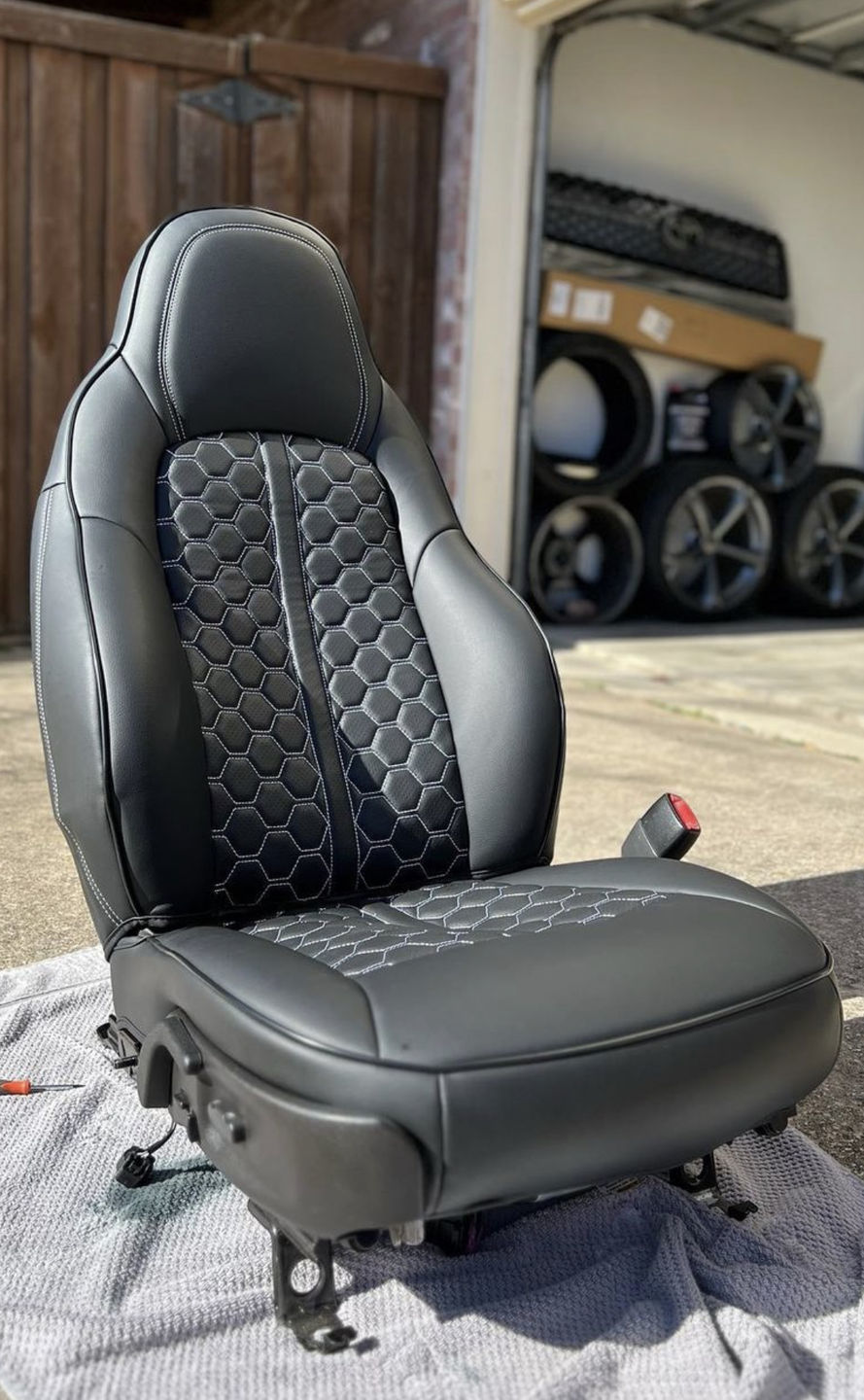 Customer photo review of 2005-13 Corvette C6 Custom Leather Seat Covers