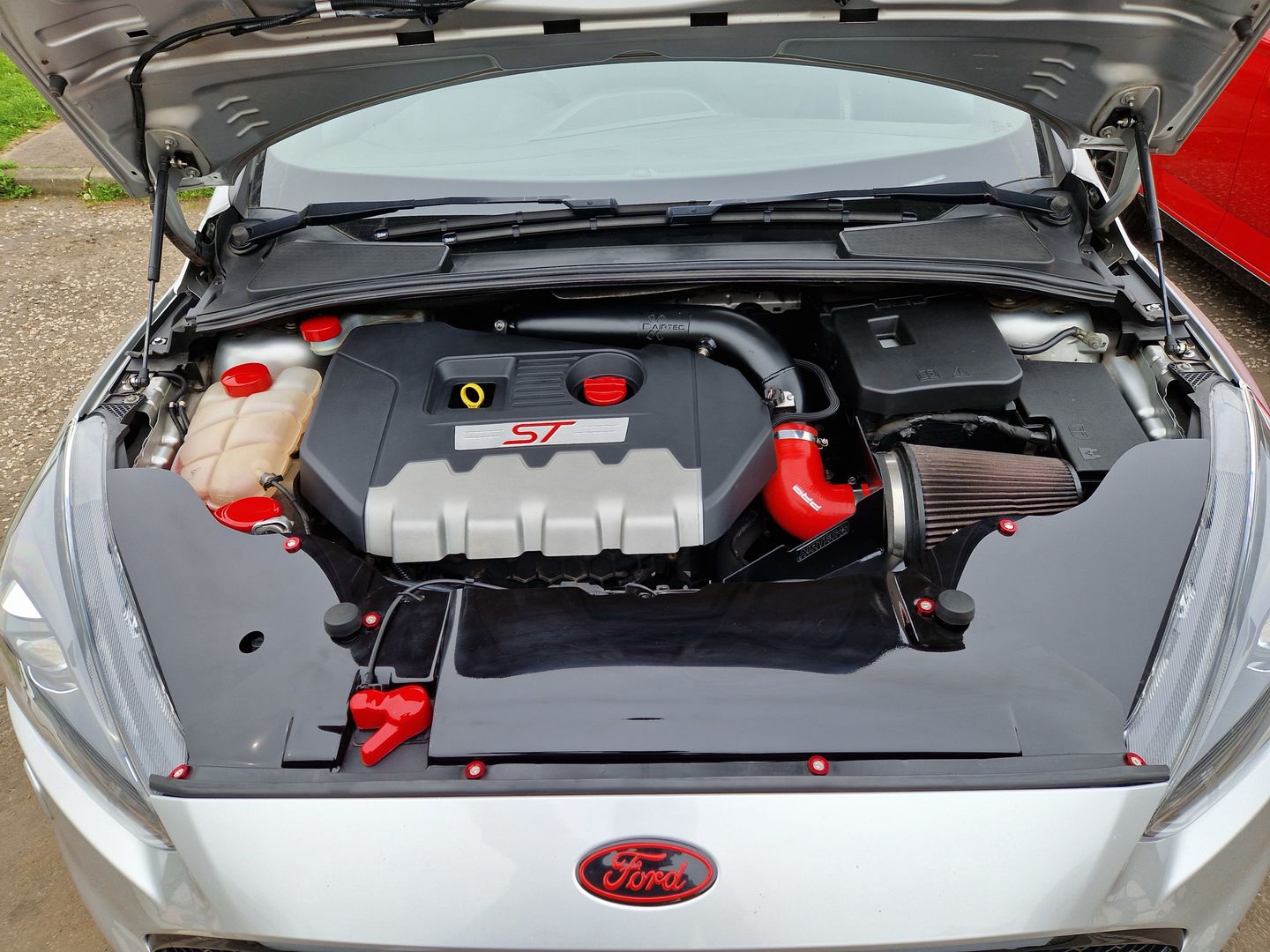 Customer photo review of Proform Bonnet Catch Cover (various colours) - MK3 / 3.5 Focus & Mk2 Puma