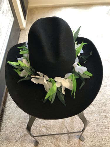 Customer photo review of Green Leaf Head Wreath and Wristlets w/Flowers 3/PK