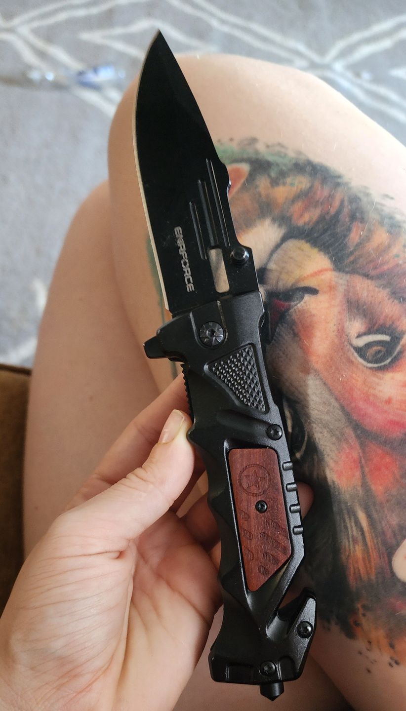 Customer photo review of Knife + Lighter Bundle