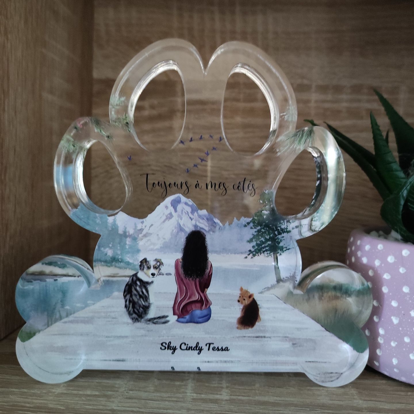 Customer photo review of Meilleurs amis - Plaque acrylique forme patte personnalisée