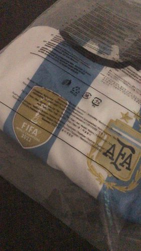 Customer photo review of MAGLIA ARGENTINA ( 3 STELLE CON FIRMA MESSI , E PATCH NUMERO SPECIALE ) 2022/23 ( NAZIONALI )
