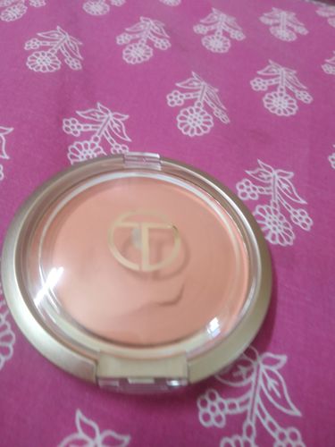 Customer photo review of O.TWO.O GLOW COLOR BOUNCE BLUSH