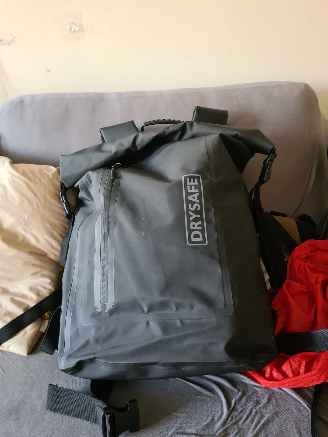 Customer photo review of Mochila Seca Puelo 25 Lts Negra c/porta notebook 100% Waterproof