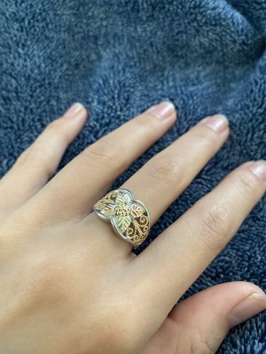 Customer photo review of Sterling Silver Black Hills Gold Four Leaf Ring