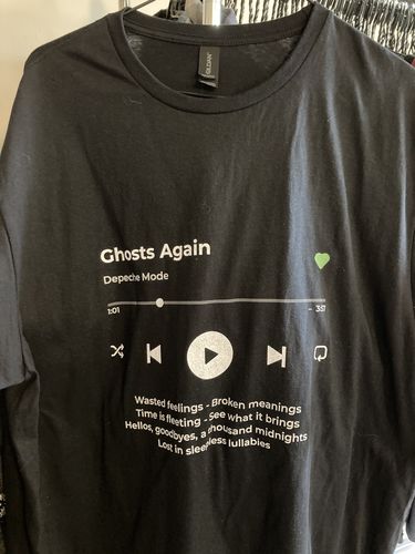 Customer photo review of Your Favorite Song T-Shirt Music Player