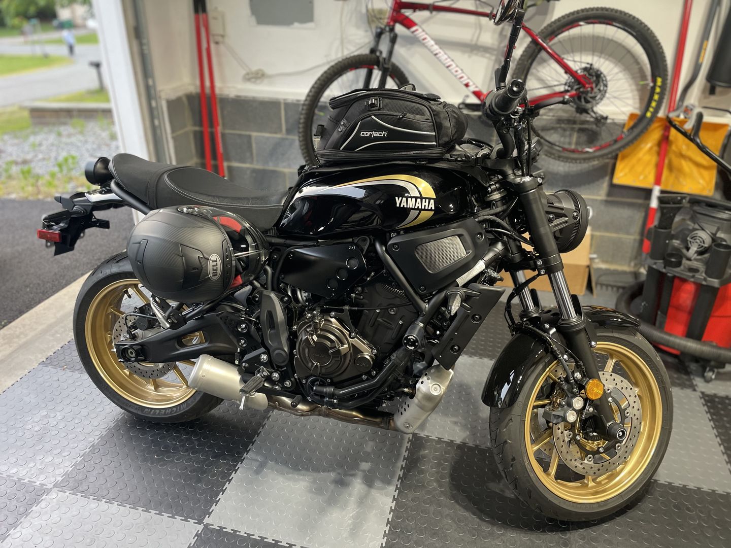 Customer photo review of XSR700 Helmet Hook (lock) 2016+