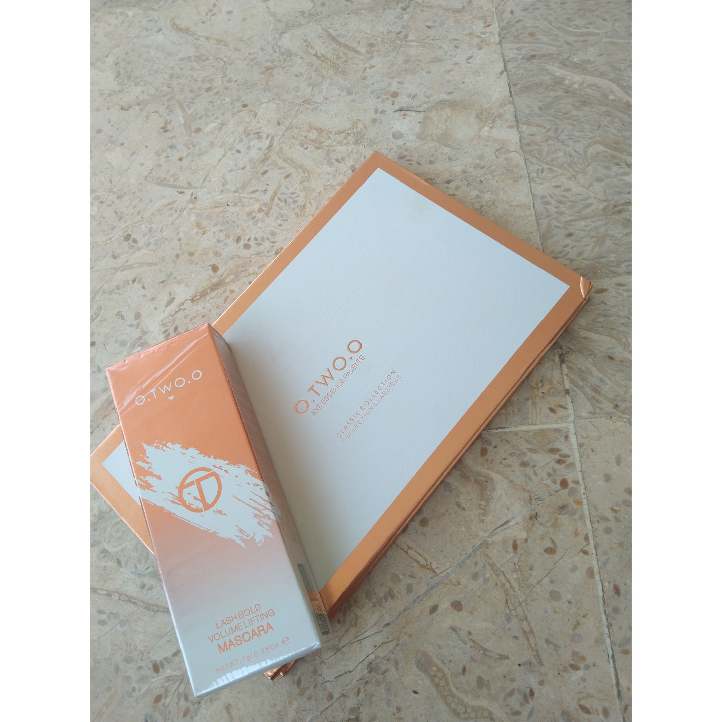 Customer photo review of O.TWO.O EYE ESSENCE PALETTE (28 COLORS EYESHADOW)