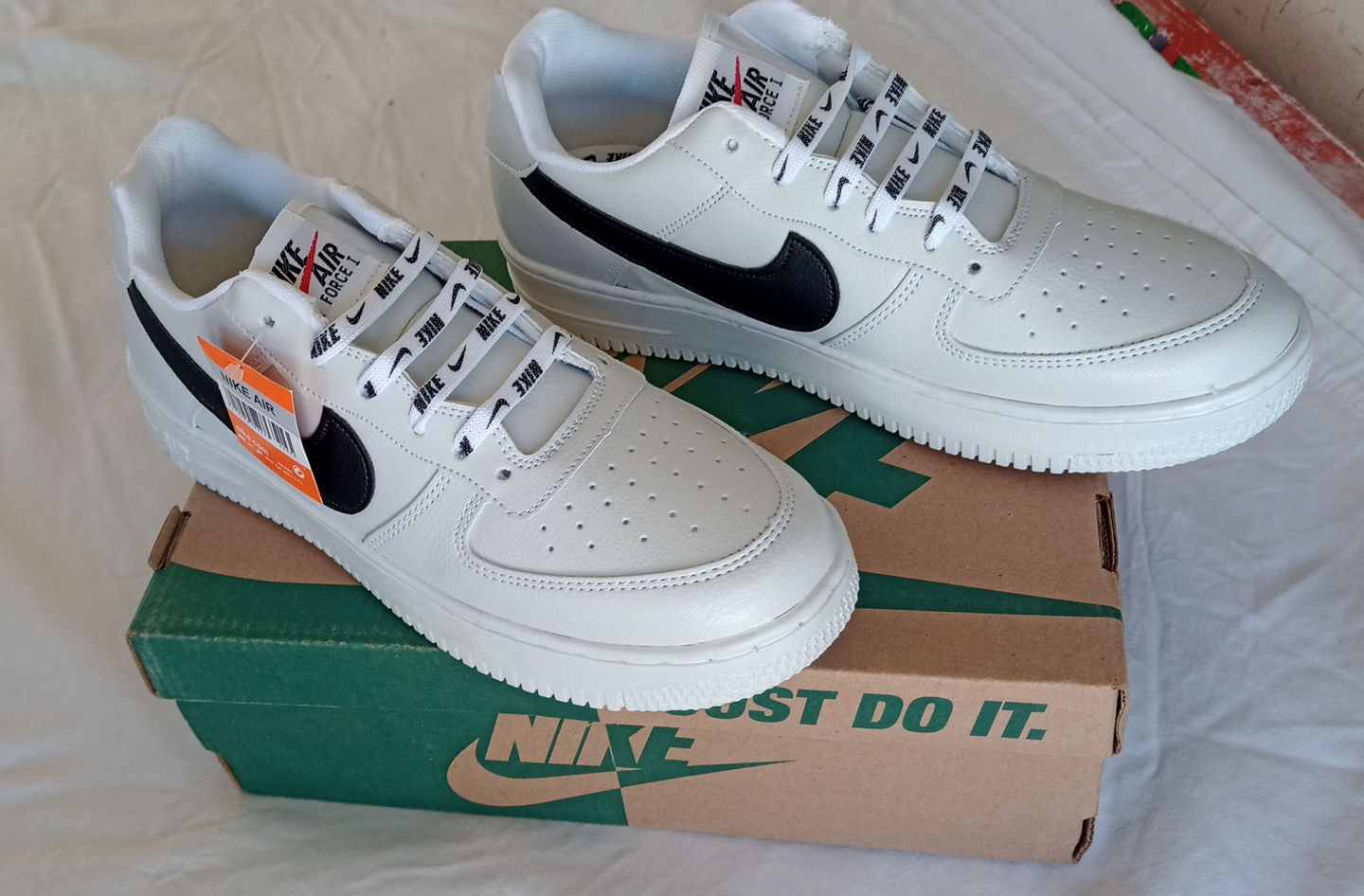 Customer photo review of Paq 6 Pares Tenis 270 Blanco Negro 25/28.5