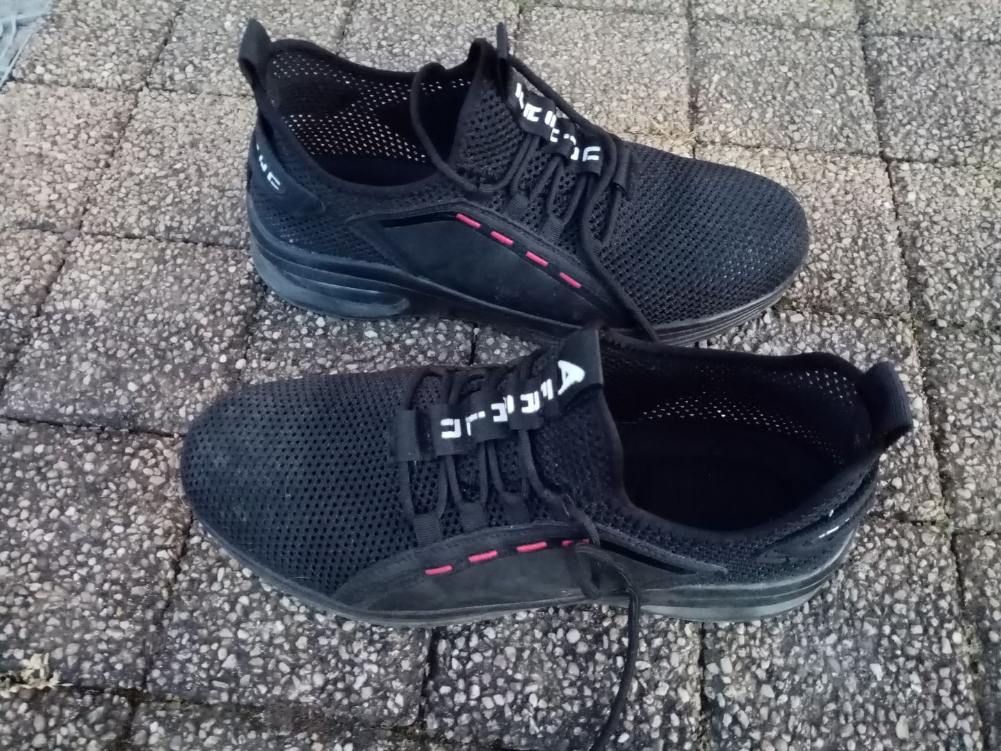 Customer photo review of Storm Lockfeet®