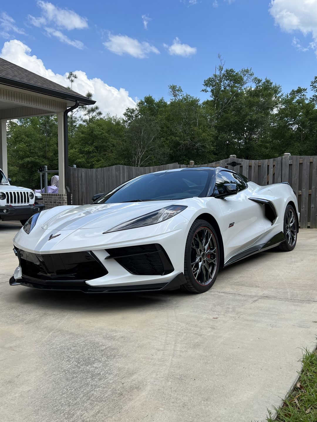 Customer photo review of Corvette C8 5VM Front Splitter (2-Piece Version) & Side Skirts