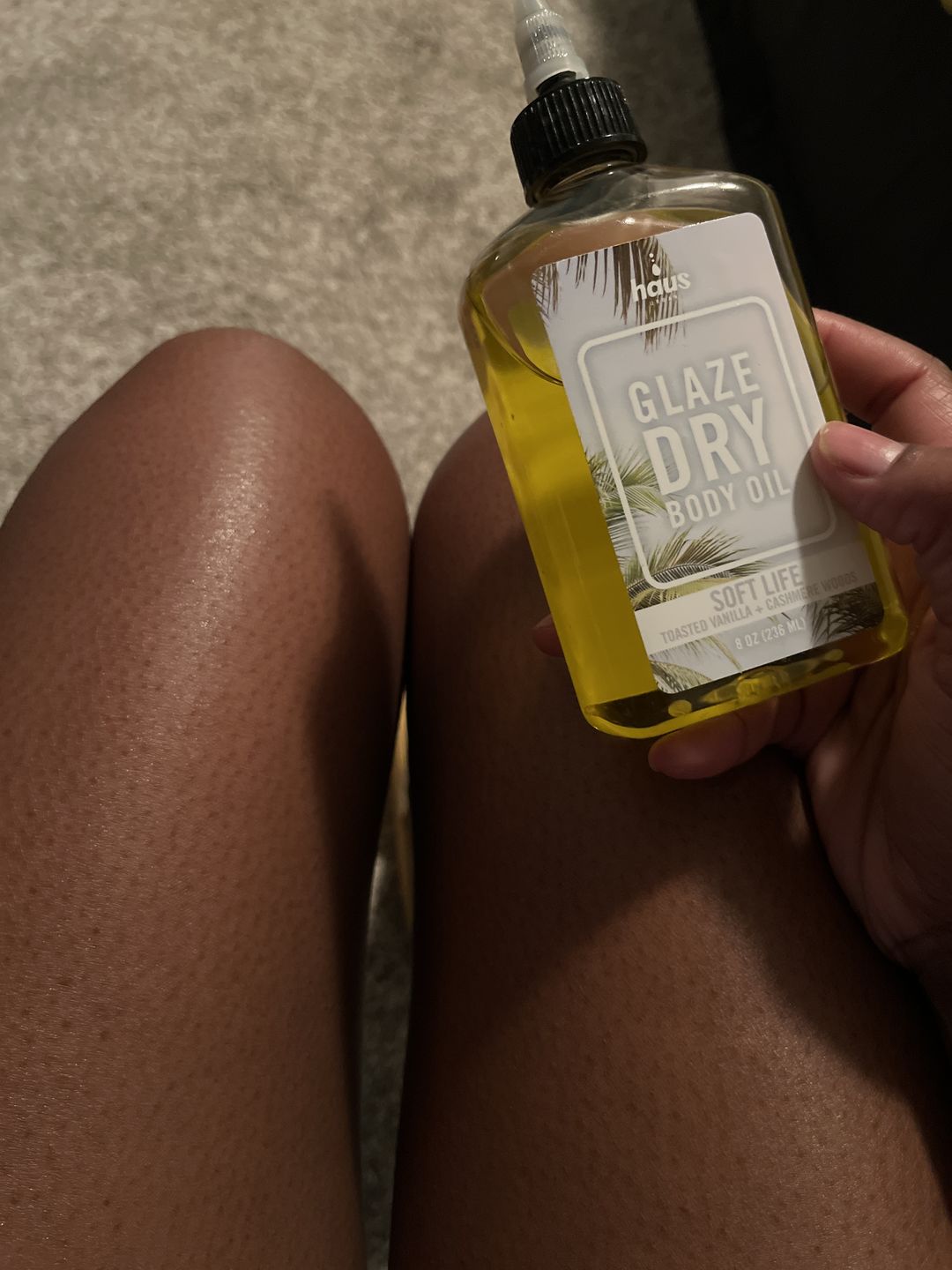 Customer photo review of SOFT LIFE GLAZE DRY BODY OIL | TOASTED VANILLA + CASHMERE WOODS |