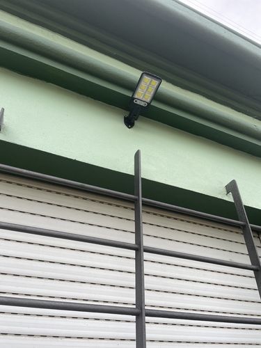 Customer photo review of Foco Solar de 6 Luces Ip65 de 60w Milhome