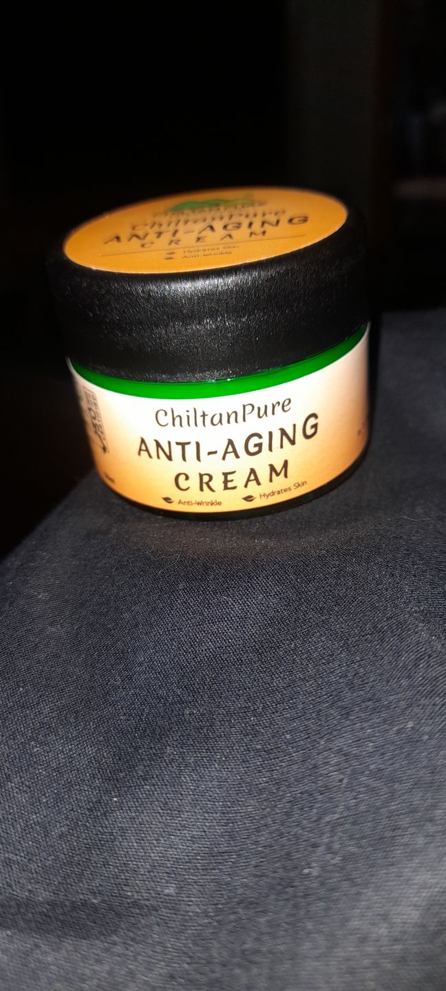 Customer photo review of Anti-Aging Cream – Hydrates Skin, Prevents Signs of Aging, Regenerates Skin Cells & Boosts Skin’s Elasticity