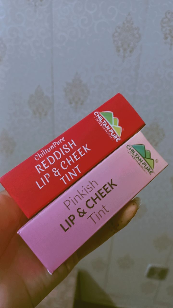 Customer photo review of Reddish Lips & Cheek Tint – Pure Organic Liquid stain for lips, cheeks & eyelids – Give face fresh look Moisturize lips- 100% Organic Lip Stain