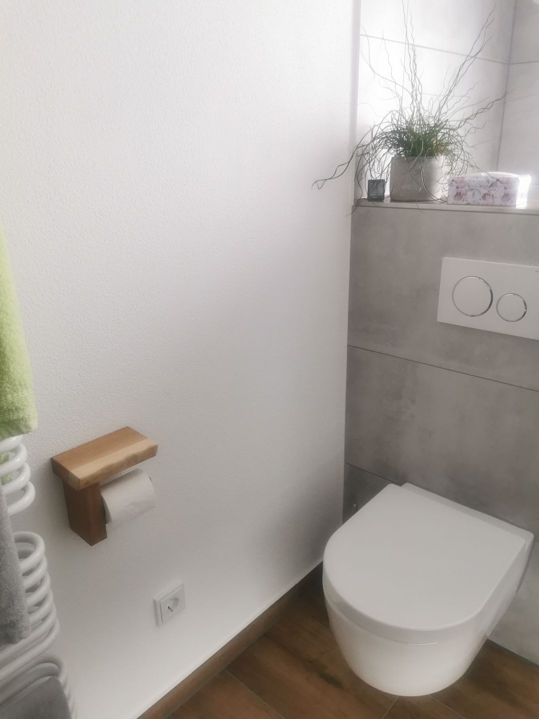Customer photo review of Toilettenpapierhalter CULTUS aus Holz