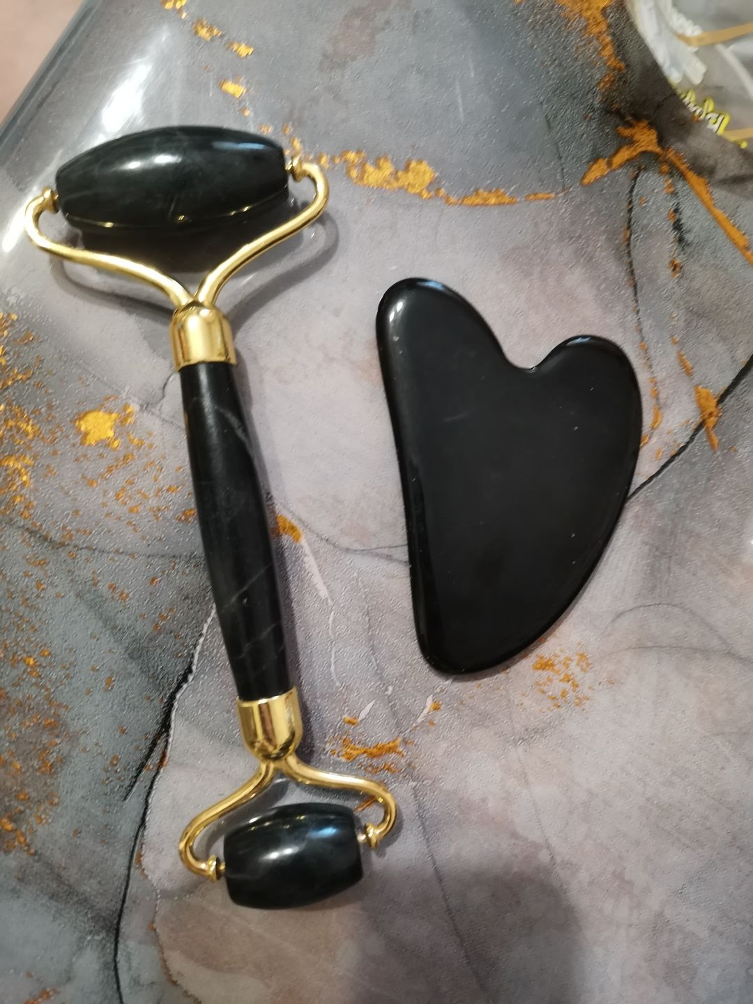 Customer photo review of Rouleau Obsidienne Noire -  Fermeté & Contours Liftés
